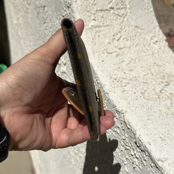 Vintage Louis Vuitton checkbook wallet. - Picture 8 of 17